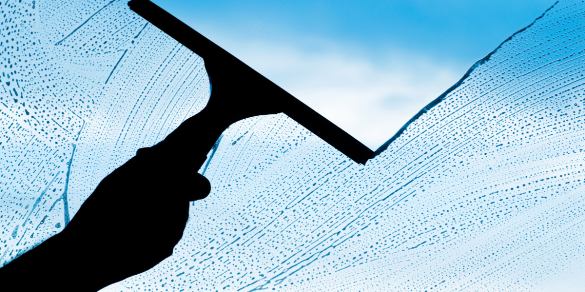 streakless window cleaning with a squeegee